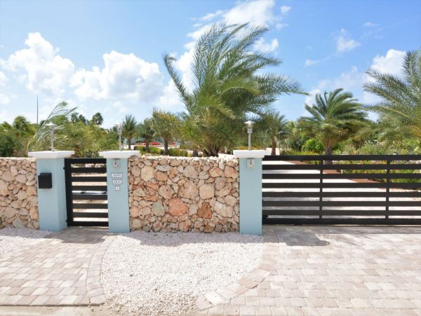 Bonaire Home 982627