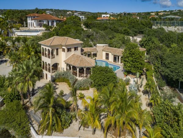 Bonaire Home 982631