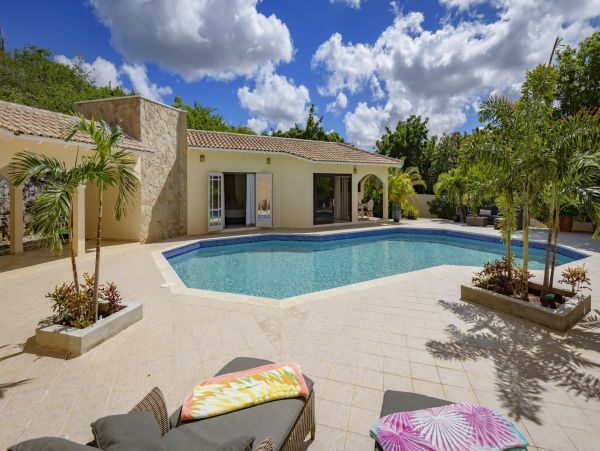 Bonaire Home 982631