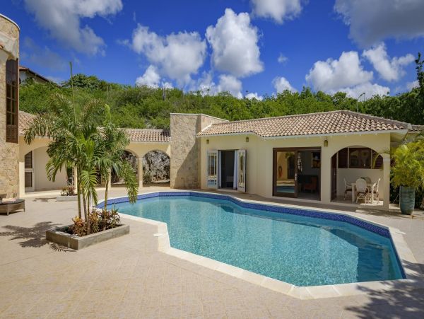 Bonaire Home 982631