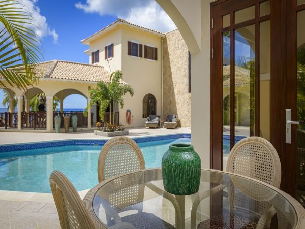 Bonaire Home 982631