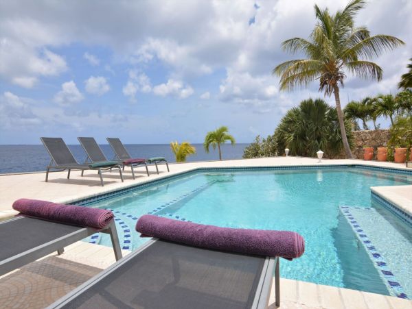 Bonaire Home 982633