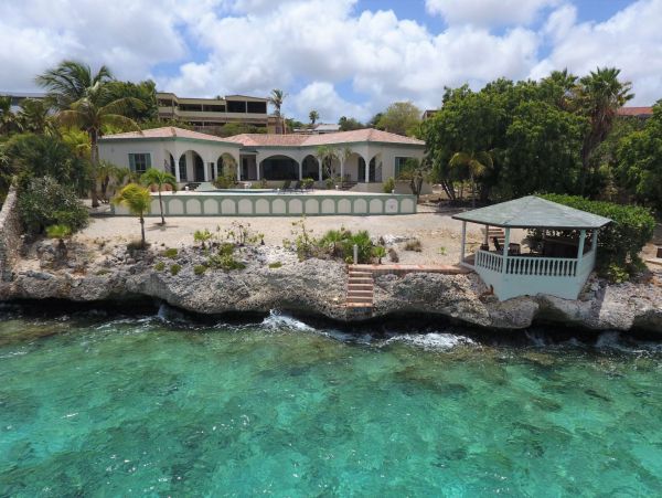 Bonaire Home 982633