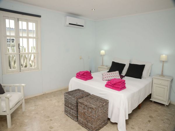 Bonaire Home 982634