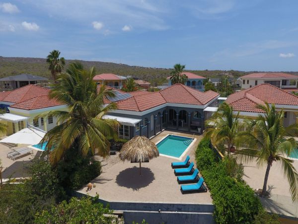 Bonaire Home 982636