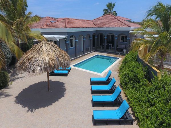 Bonaire Home 982636