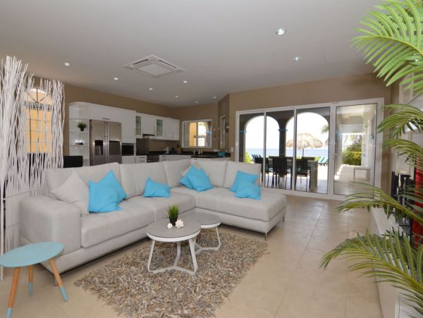 Bonaire Home 982636