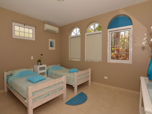 Bonaire Home 982636