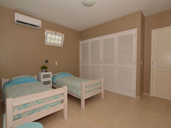 Bonaire Home 982636