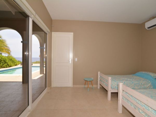 Bonaire Home 982636