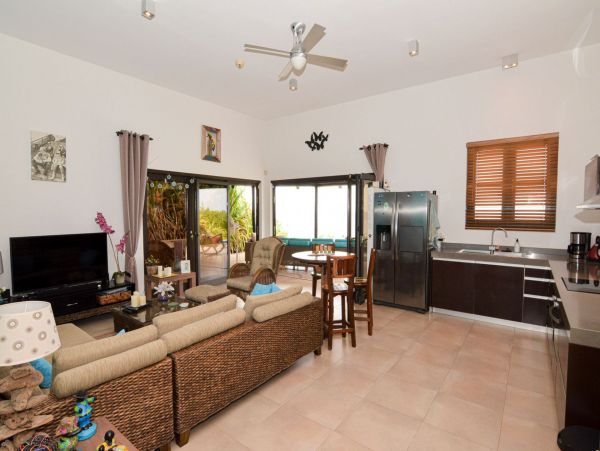 Bonaire Home 982640