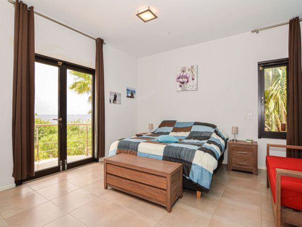 Bonaire Home 982640