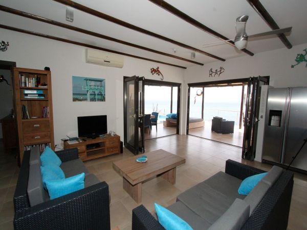 Bonaire Home 982641