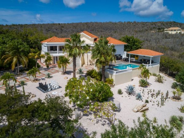 Bonaire Home 982642