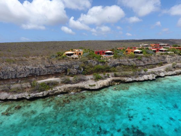 Bonaire Home 982650