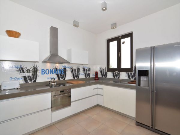 Bonaire Home 982650