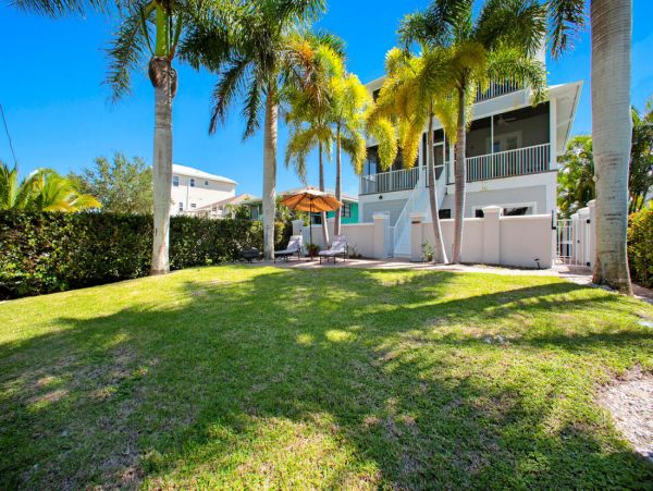 Short Walk to Beach Bonita Springs Vacation Home with Pool