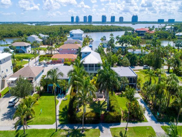 Short Walk to Beach Bonita Springs Vacation Home with Pool