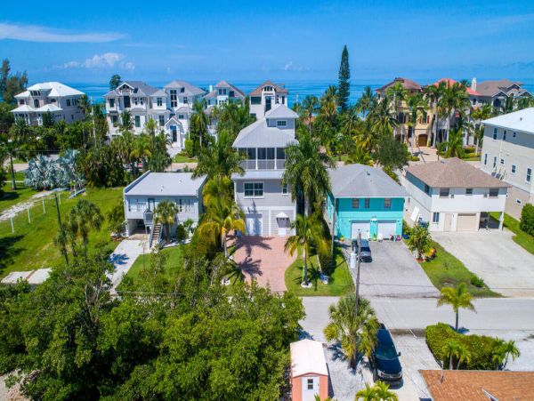 Short Walk to Beach Bonita Springs Vacation Home with Pool