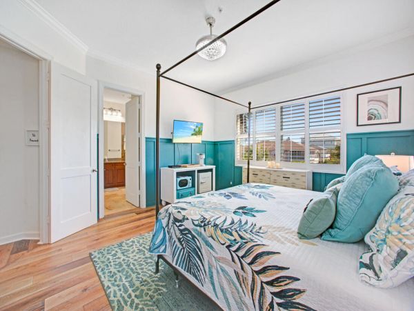 Short Walk to Beach Bonita Springs Vacation Home with Pool