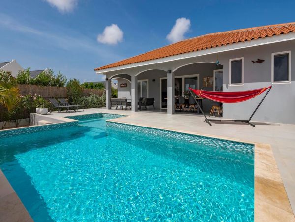 Bonaire Home 982670