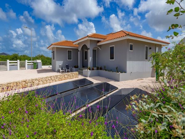 Bonaire Home 982670