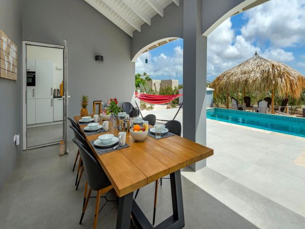 Bonaire Home 982670