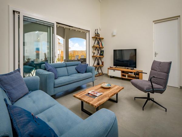 Bonaire Home 982670