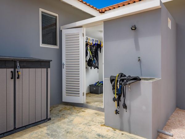 Bonaire Home 982670