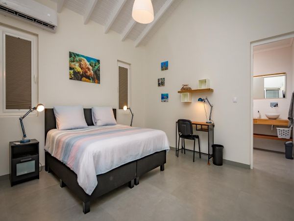 Bonaire Home 982670