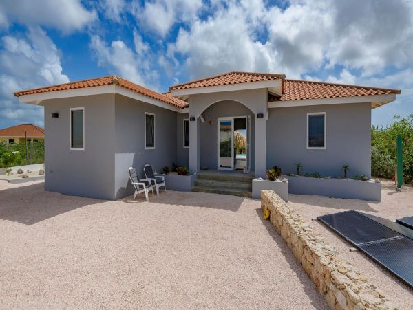 Bonaire Home 982670