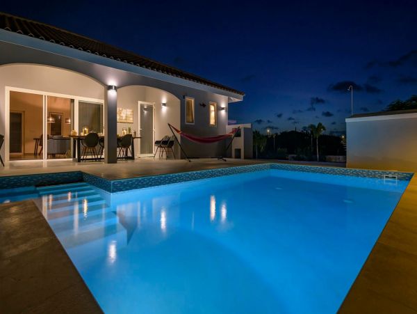 Bonaire Home 982670