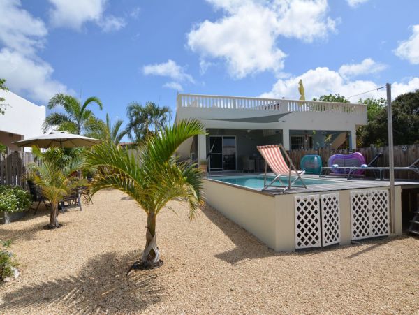 Bonaire Home 982675