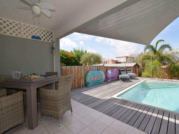 Bonaire Home 982675