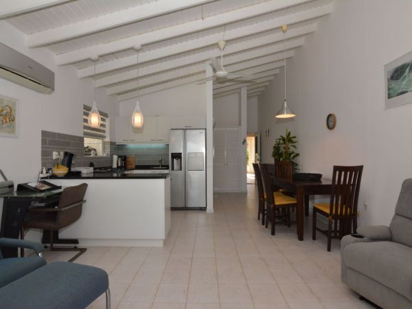 Bonaire Home 982675