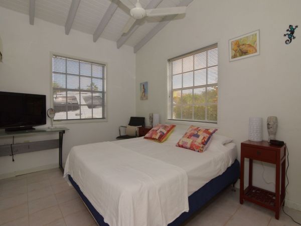 Bonaire Home 982675