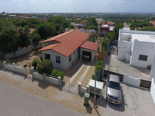 Bonaire Home 982675