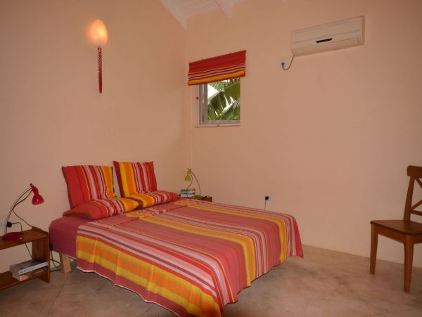 Bonaire Home 982676