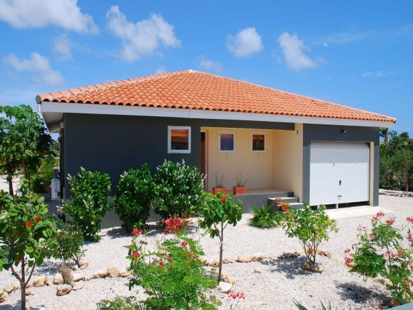 Bonaire Home 982676