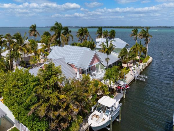 Stunning 4 Bedroom Vacation Rental Home in Bradenton Beach