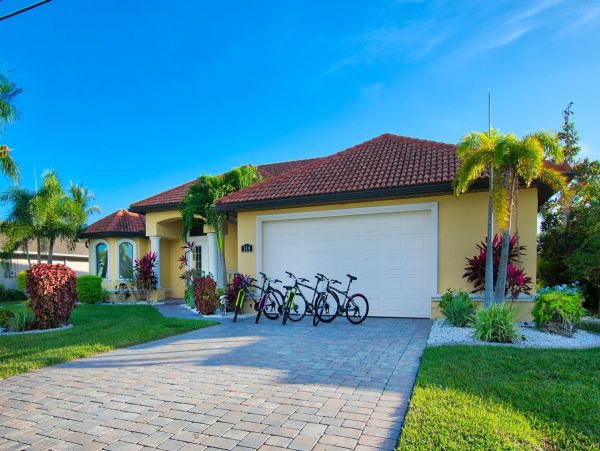 3 Bedroom- 3 Bathroom Villa with water views