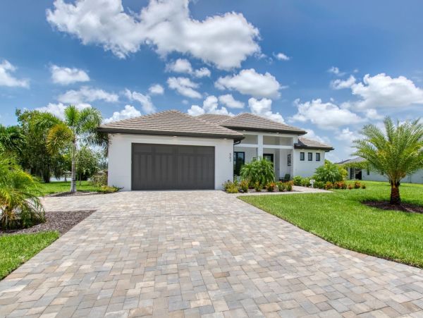 Cape Coral  Canal Front Three Bedroom Vacation Home