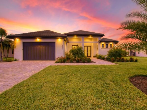 Cape Coral  Canal Front Three Bedroom Vacation Home