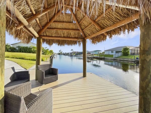 Cape Coral Luxury Vacation Villa Pool