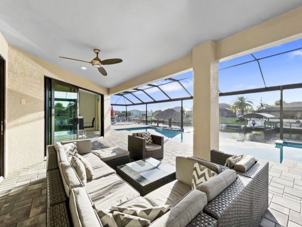 Cape Coral Luxury Vacation Villa Pool