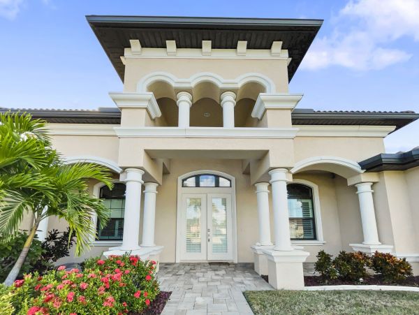 Cape Coral Luxury Vacation Villa Pool