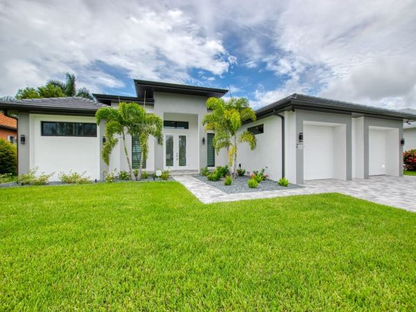 Luxury Cape Coral Vacation Home Three Bedroom