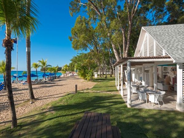 Saint James Vacation Home Walk to Beach Ten Guests