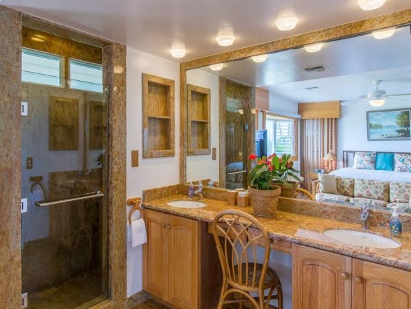 Four Bedroom Beachfront Rental Hawaii Vacation