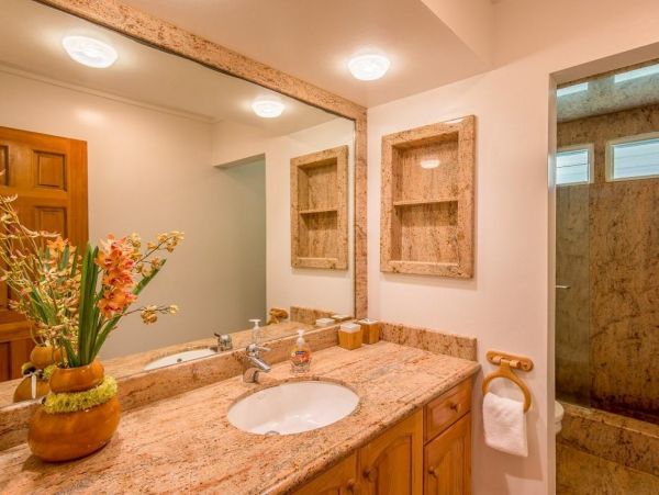 Four Bedroom Beachfront Rental Hawaii Vacation